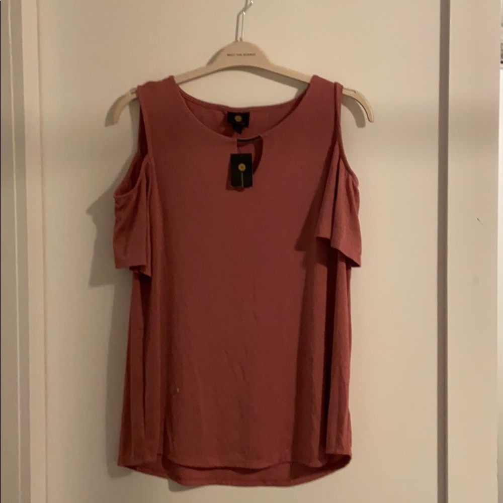 JM cold shoulder top L